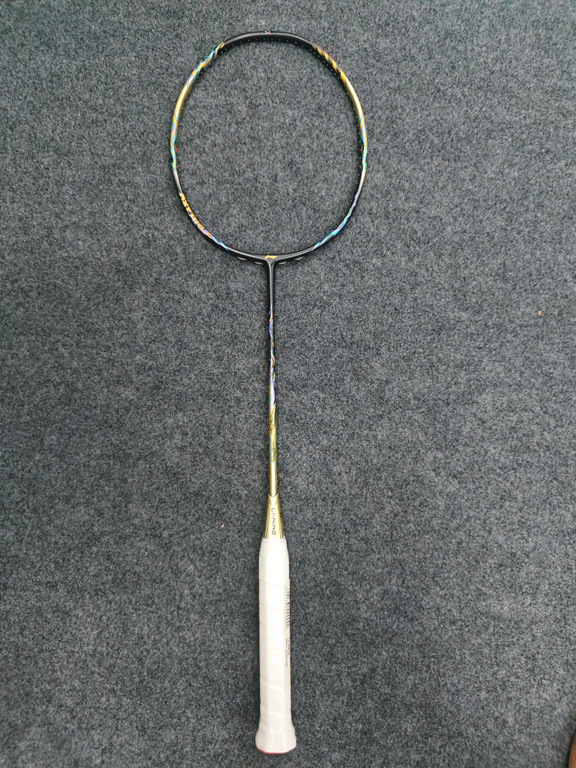Li-Ning Halbertec 8000